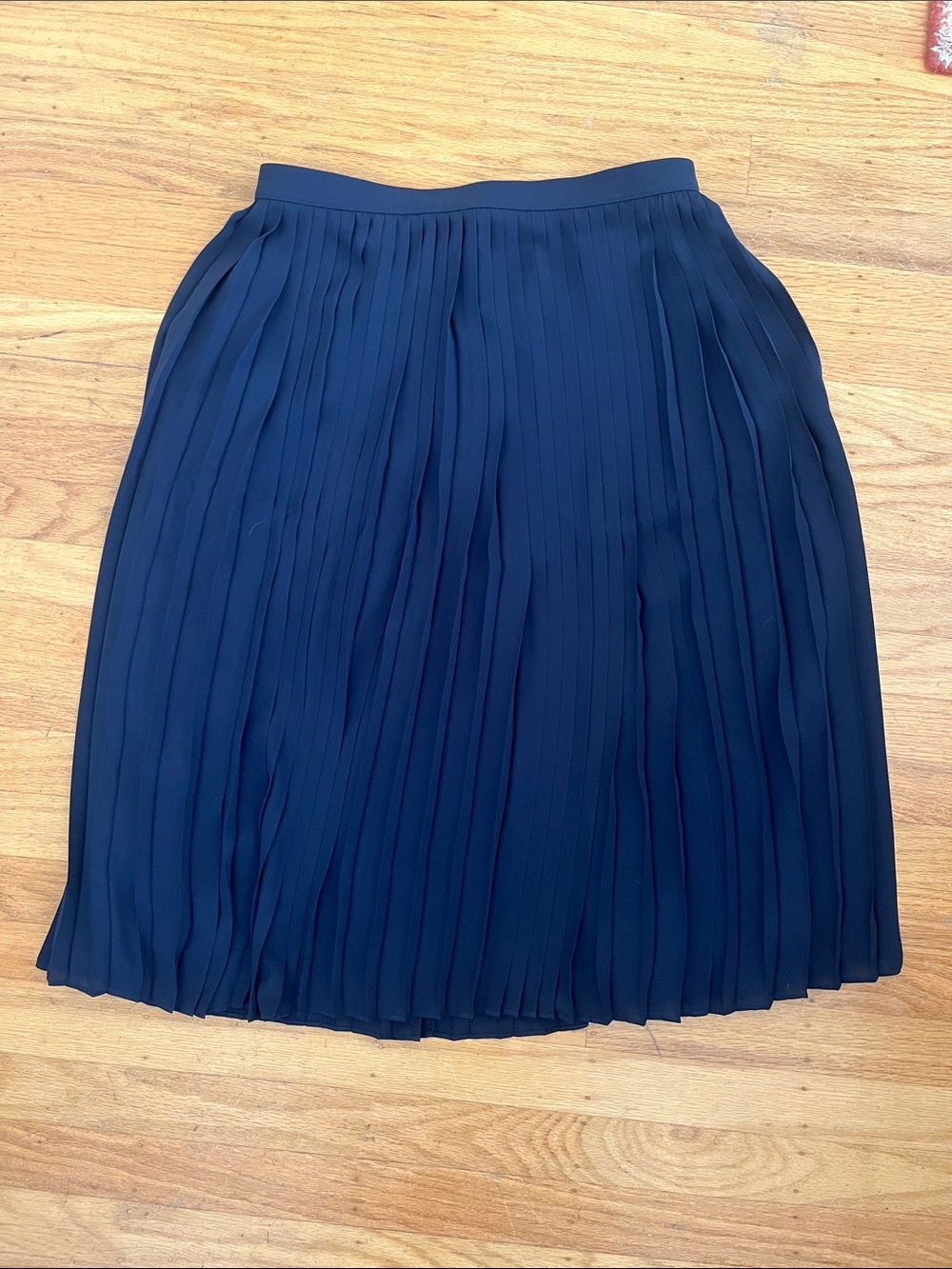 J. Crew 365 navy accordion pleated skirt size 6, new with tags